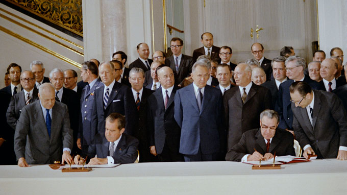 Nixon and Brezhnev signing treaties