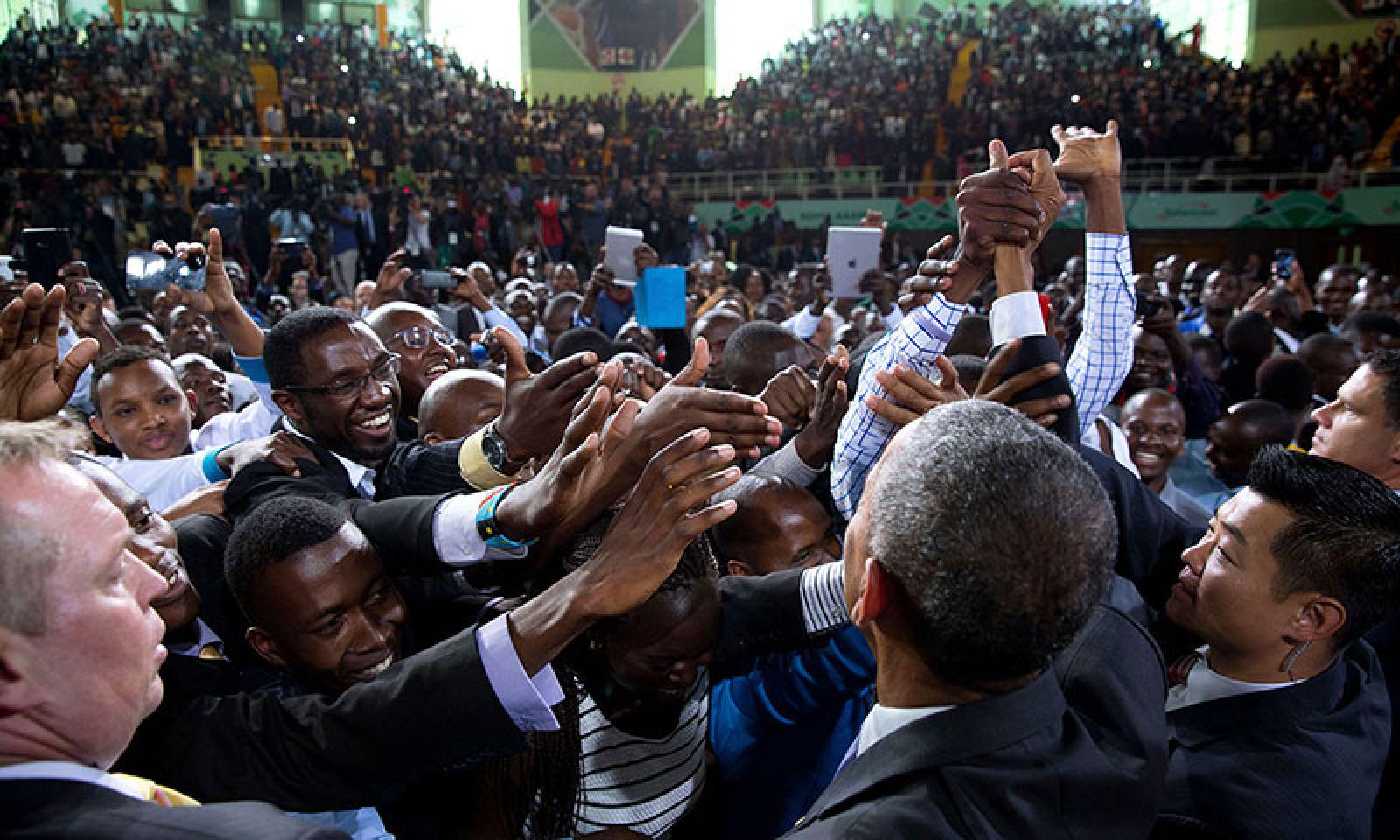 Obama in crowd