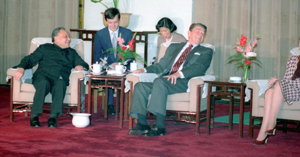 President Reagan meets with Deng Xiaoping