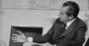 President Nixon in Oval Office