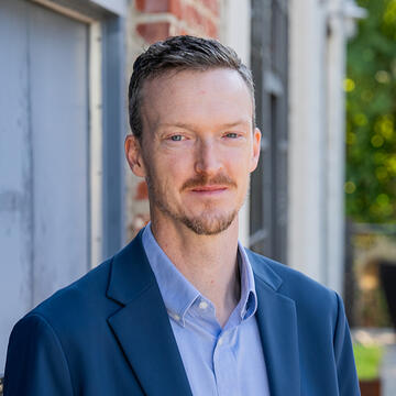 Phil Potter headshot