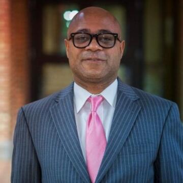 Derrick Alridge headshot