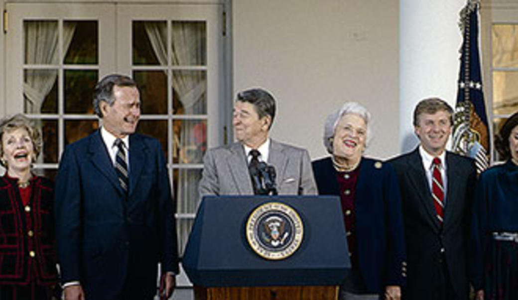 Reagan introducing President-elect Bush Nov. 1988