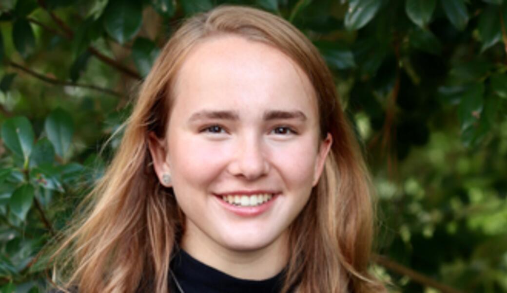 Emily Carder headshot