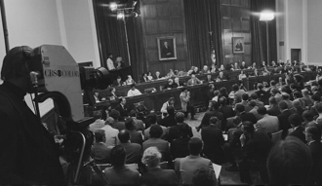 Opening_day_of_the_nixon_impeachment_inquiry.