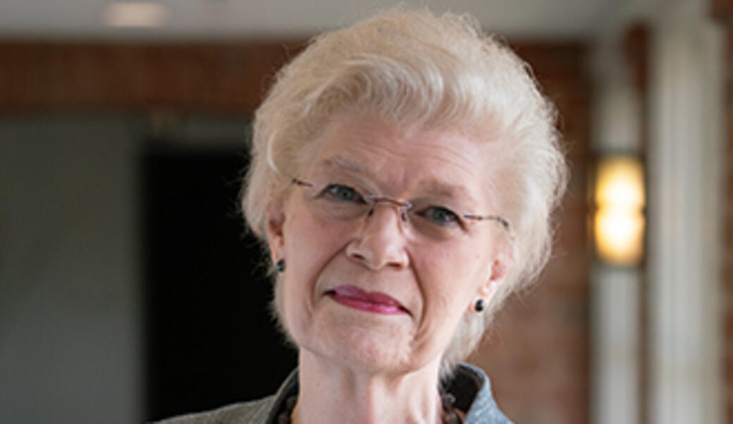 Mary Vee Connell Headshot